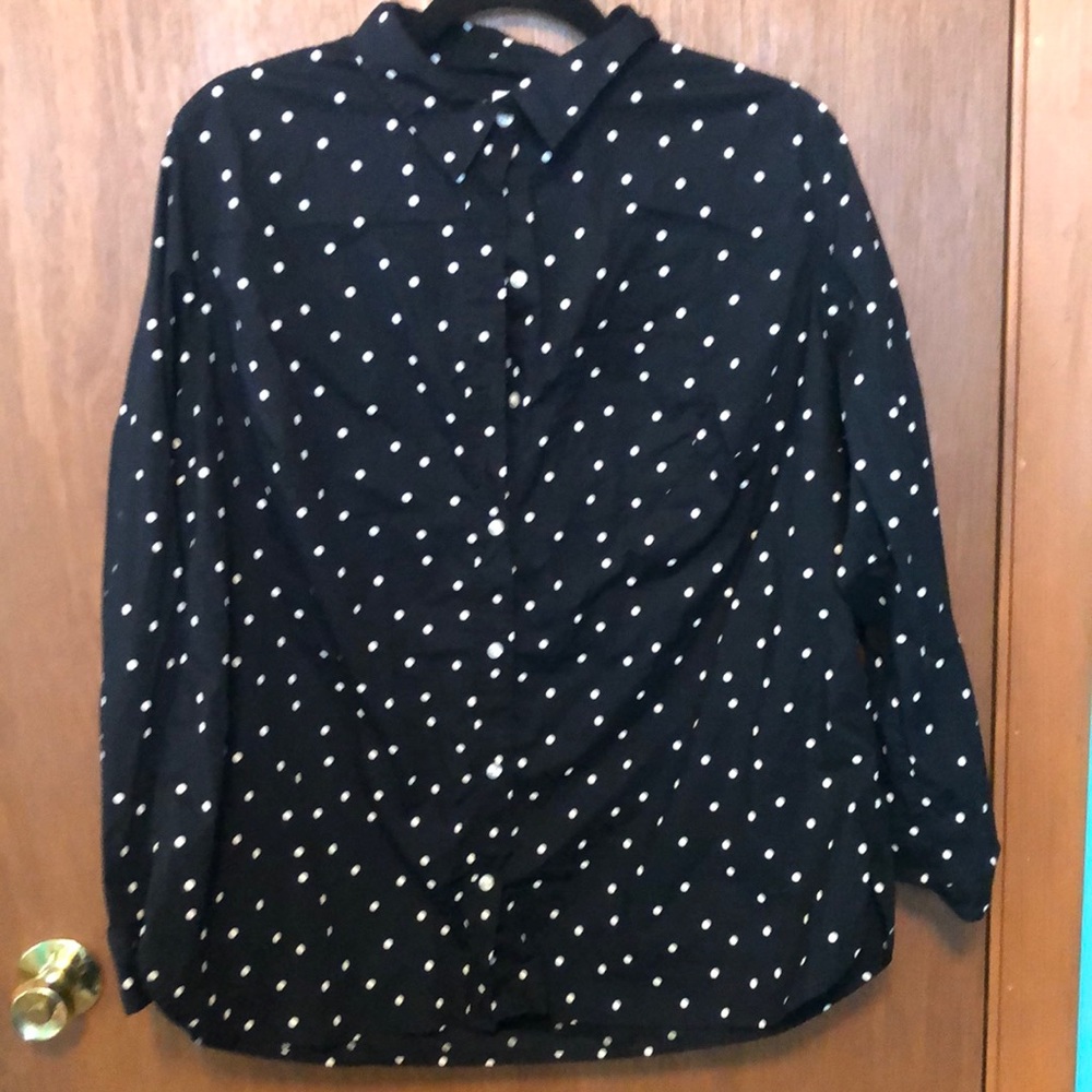 Old Navy 1X polka dot button up shirt. New without tags. Never worn